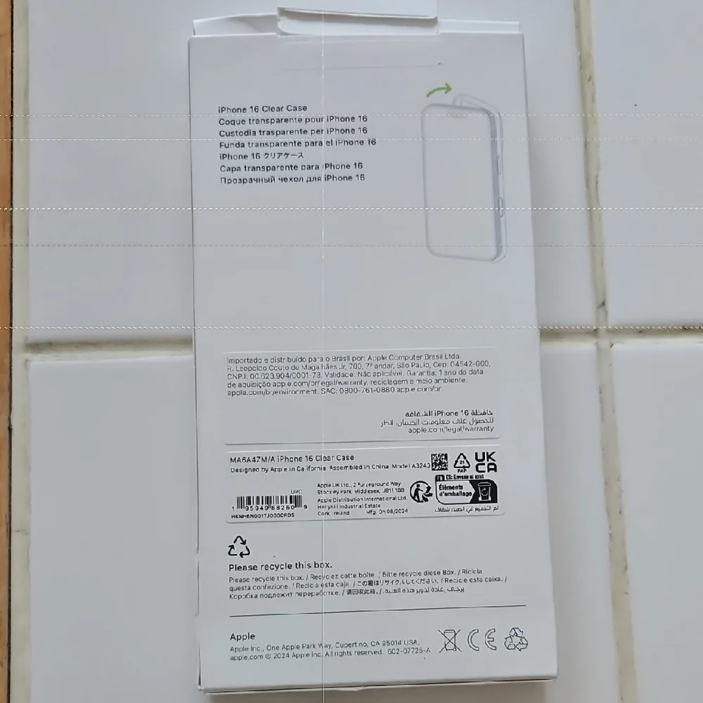 Apple iPhone 16 Clear Case with MagSafe - Transparent
